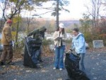 Class’ service learning cleaning up